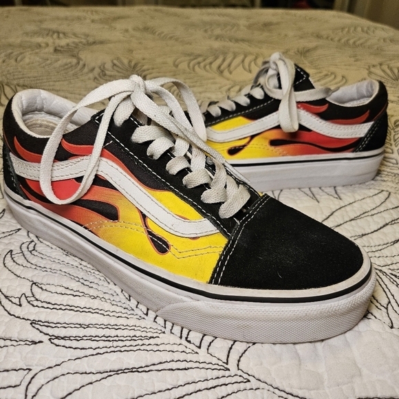 VGUC VANS Old Skool Flames Boys 4 Black Orange - Picture 1 of 14